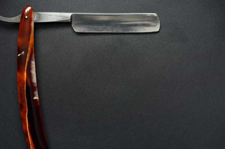 Straight Razors Vs Safety Razors │ Benefits, Differences & How To Use